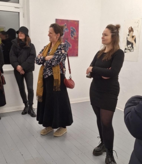 Was für eine schöne Eröffnung.  FALSCHER SCHATTEN

Susanne von Bülow @susannevonbuelow
Inessa Emmer @inessaemmer

Die Ausstellung läuft noch bis zum  21. Dez 2025
‼️Finissage 21.12.2025‼️