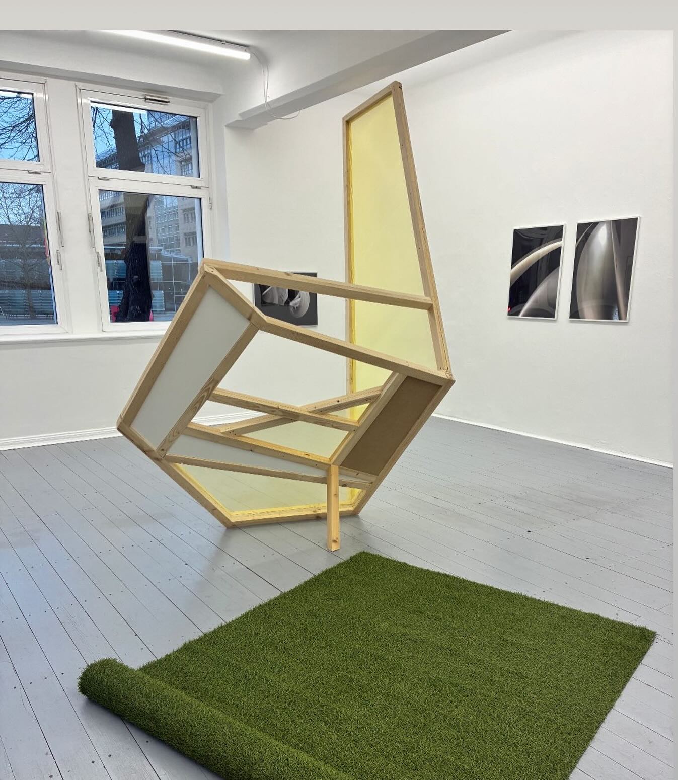 Die Ausstellung mit @ogoshimarie und @justusmartina SITTart Raum für Kunst des @vddk1844 ist jetzt leider zu Ende. (Das Foto von @chikakokaido)