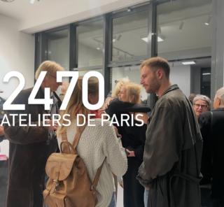 So eine schöne Eröffnung. Im Atelier am Eck. Die Ausstellung ist noch bis zum 8.11. zu sehen. Mit Arbeiten von Künstler*innen, die 2025 in den Ateliers des Vereins in der Cité International des Arts waren : Anne Berlit, Liza Diekwisch, Heiner Geisbe, Christof Knapp, Wanda Koller, Michael Kortländer, Andrea Küster, Bernard Langerock, Francesca Polizzi, Judith Samen, Maria Schleiner, Katja Stuke & Oliver Sieber, Katharina Veerkamp und Lara Werth.