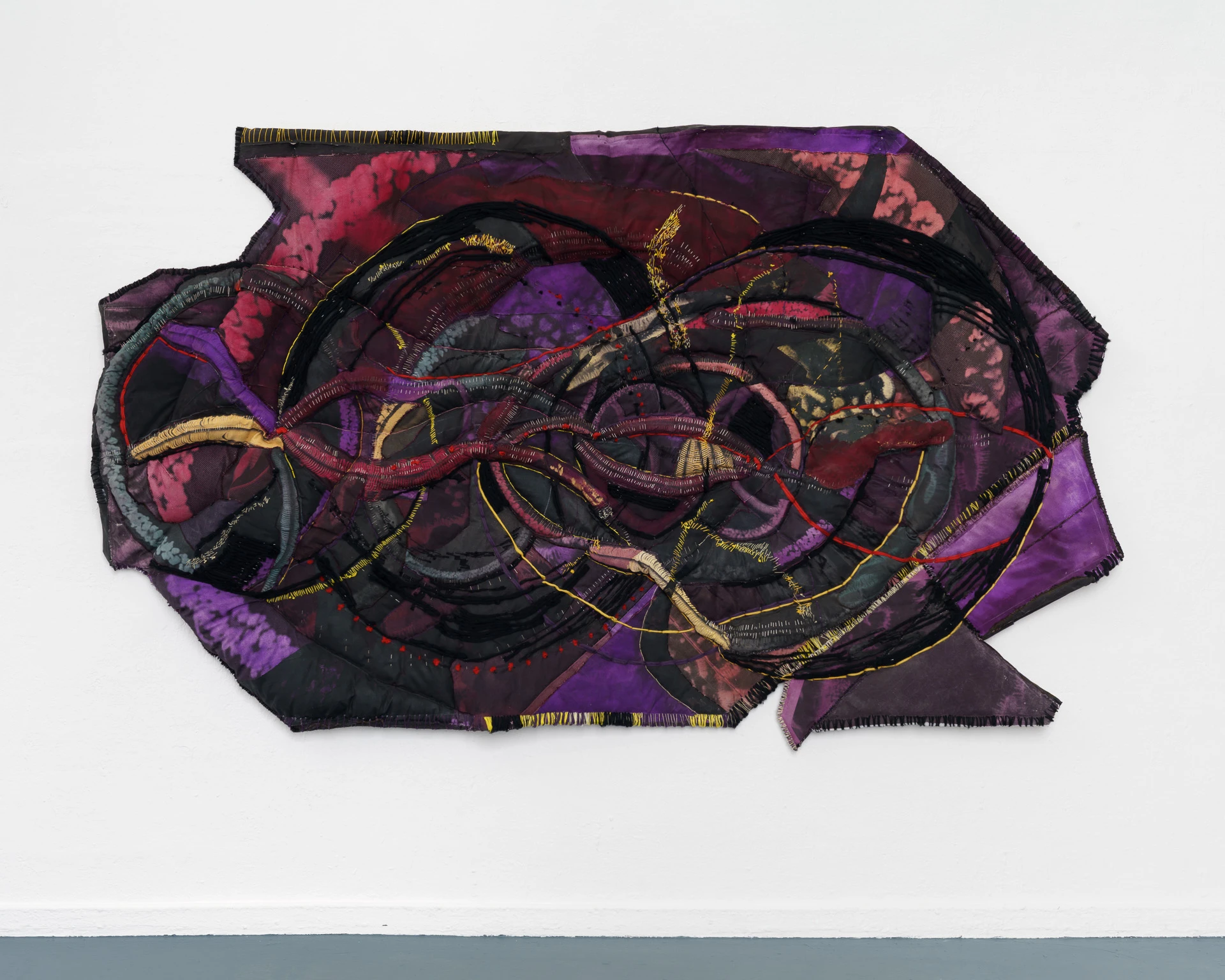 LEVINE – Serpent 2025 200 x 320 cm UV-Print Acryl Pins Wolle Baumwolle LEVINE – Serpent 2025 200 x 320 cm UV-Print Acryl Pins Wolle Baumwolle